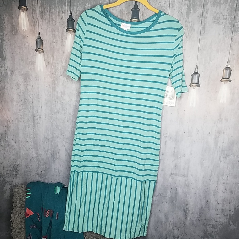 NWT green striped Julia Med. LuLaRoe